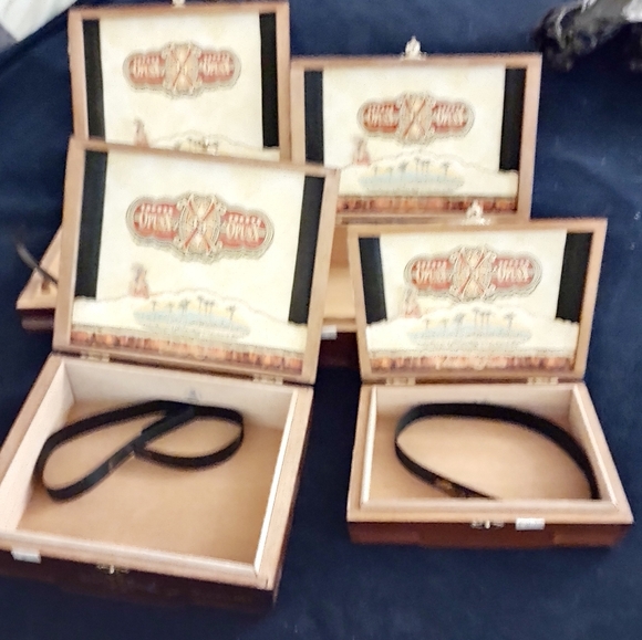 Opus X - 4 different types of cigar s, 4 different cigar boxes - Picture 2 of 3